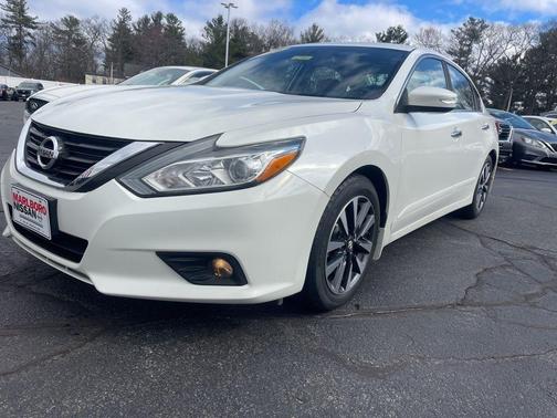 Pearl White 2016 Nissan Altima 2.5 SL