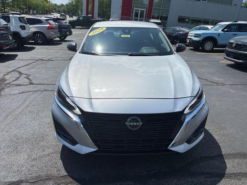 Brilliant Silver Metallic 2024 Nissan Altima 2.5 SV
