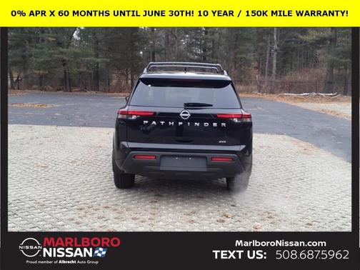 2025 Nissan Pathfinder SV
