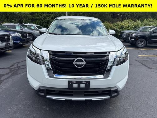 2025 Nissan Pathfinder SL
