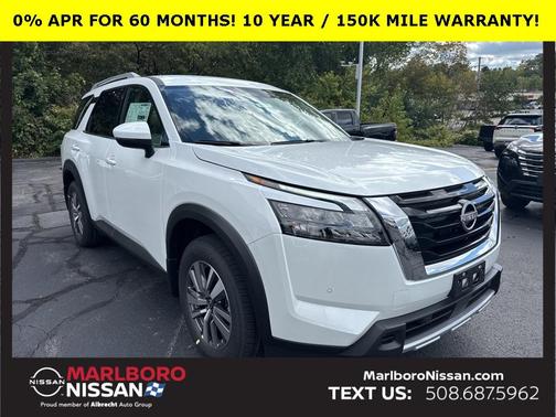 2025 Nissan Pathfinder SL