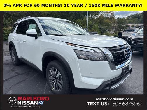 2025 Nissan Pathfinder SL