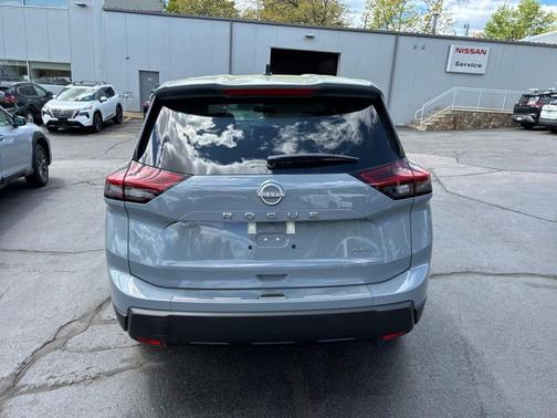 Boulder Gray Metallic 2026 Nissan Rogue SV