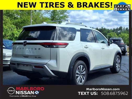 2022 Nissan Pathfinder SL