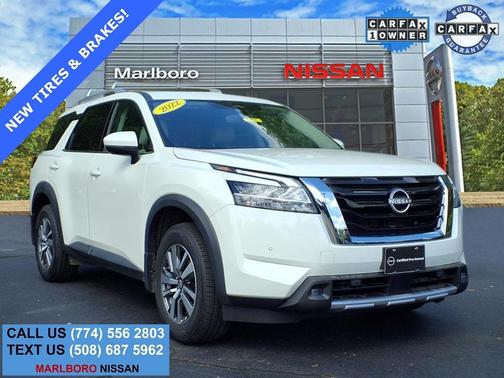 2022 Nissan Pathfinder SL