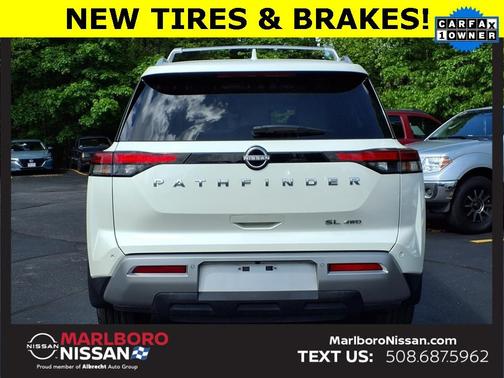 2022 Nissan Pathfinder SL