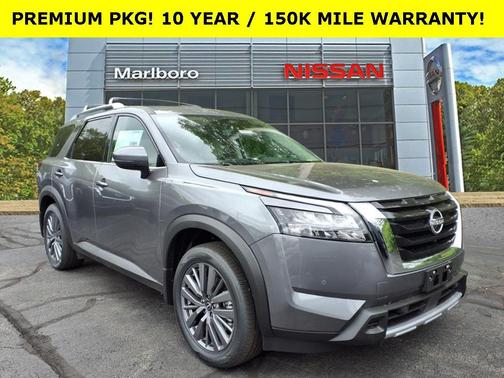 2025 Nissan Pathfinder SL