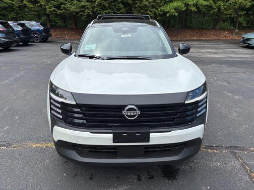 2t Wht Blk Roof 2026 Nissan Kicks SV