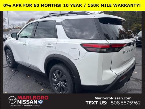 2025 Nissan Pathfinder SV