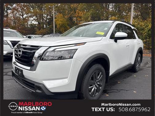 2025 Nissan Pathfinder SV