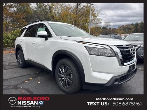 2025 Nissan Pathfinder SV