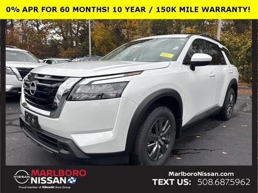 2025 Nissan Pathfinder SV