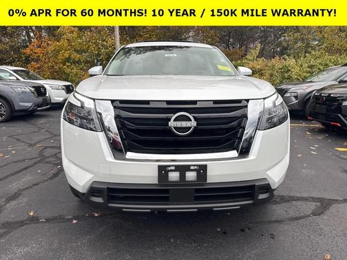 2025 Nissan Pathfinder SV