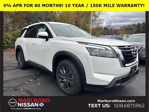 2025 Nissan Pathfinder SV