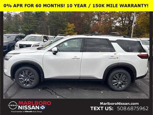 2025 Nissan Pathfinder SV