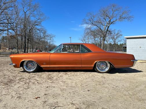 1965 Buick Riviera 