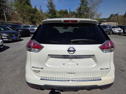 Pearl White 2016 Nissan Rogue SV