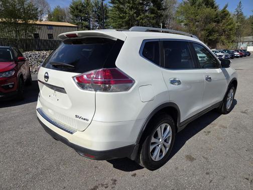 Pearl White 2016 Nissan Rogue SV