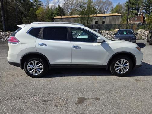 Pearl White 2016 Nissan Rogue SV