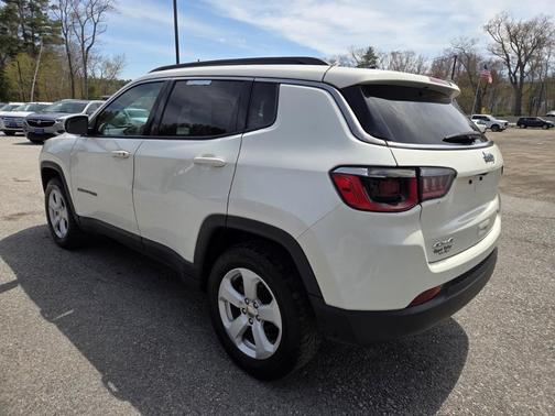 White 2019 Jeep Compass Latitude