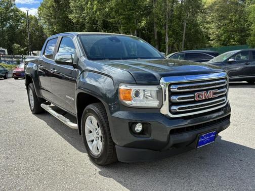 Gray 2018 GMC Canyon SLE