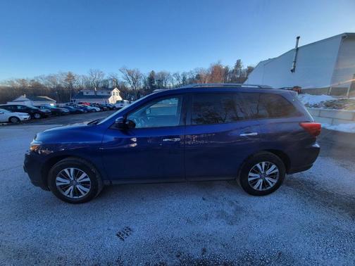 2019 Nissan Pathfinder S