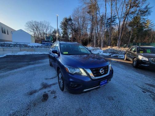 2019 Nissan Pathfinder S