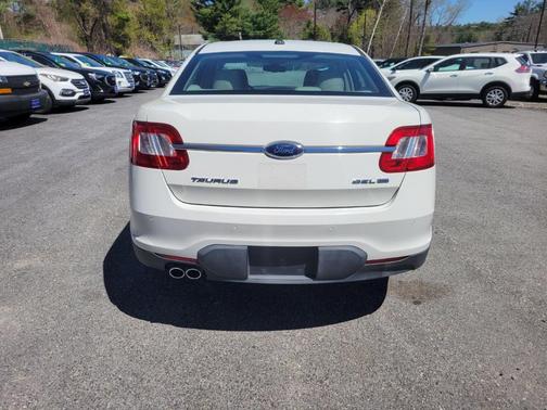 2010 Ford Taurus SEL