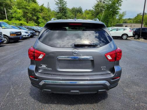 2018 Nissan Pathfinder SL