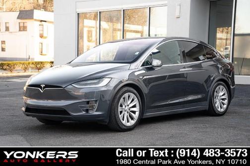 Silver Metallic 2017 Tesla Model X 75D