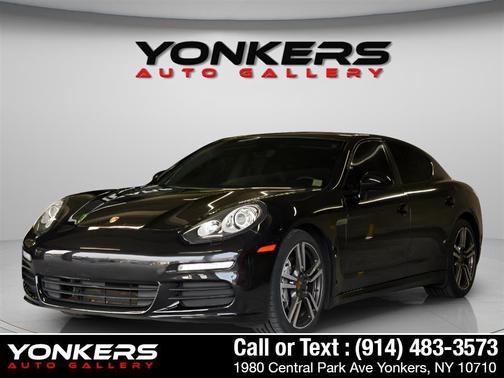 2016 Porsche Panamera 4 Edition