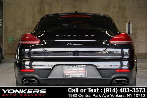 2016 Porsche Panamera 4 Edition