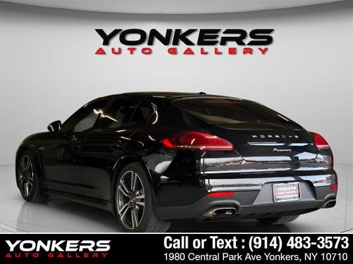 2016 Porsche Panamera 4 Edition