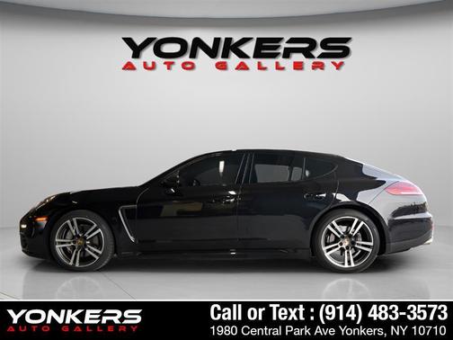 2016 Porsche Panamera 4 Edition