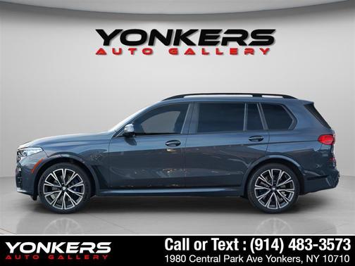 2022 BMW X7 M50i