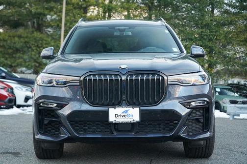 2022 BMW X7 M50i