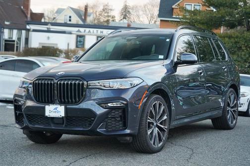 2022 BMW X7 M50i