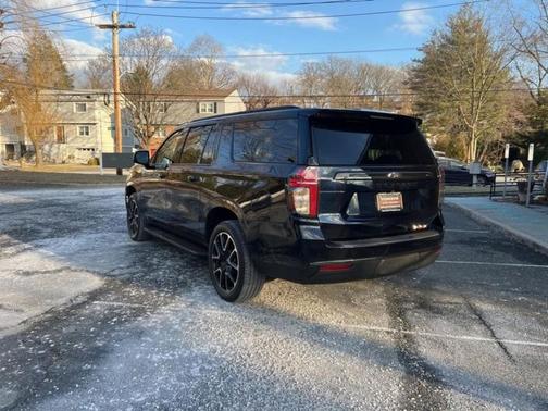 2022 Chevrolet Suburban RST