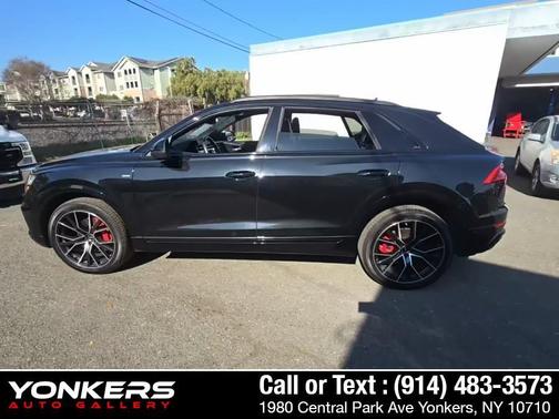 2022 Audi Q8 55 Premium Plus