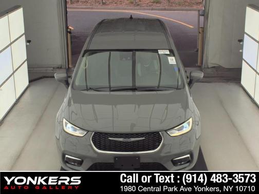 Ceramic Gray Clearcoat 2023 Chrysler Pacifica Touring L