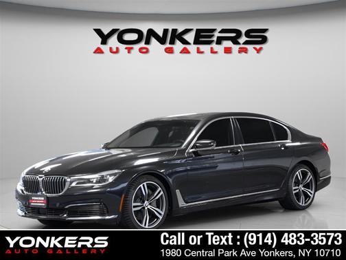 Black Sapphire Metallic 2019 BMW 750 i xDrive