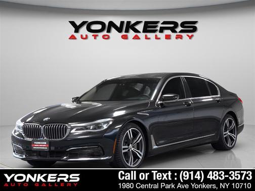 Black Sapphire Metallic 2019 BMW 750 i xDrive