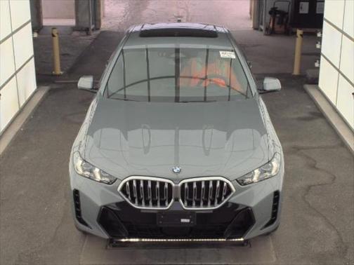 2025 BMW X6 xDrive40i