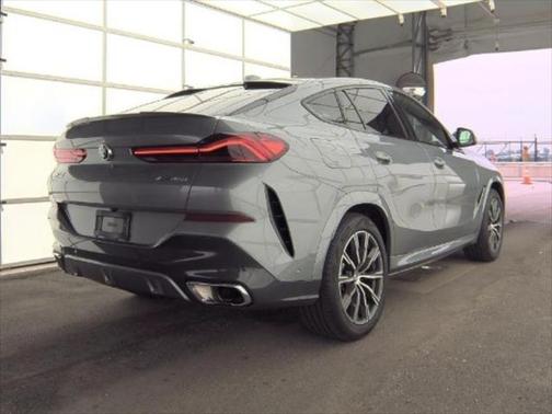 2025 BMW X6 xDrive40i