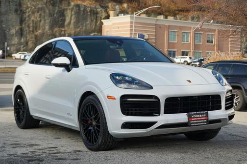 2022 Porsche Cayenne GTS
