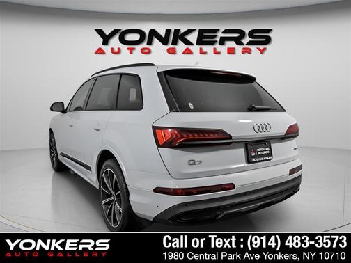 2022 Audi Q7 55 Premium Plus