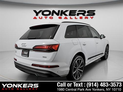 2022 Audi Q7 55 Premium Plus