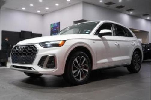 2022 Audi Q5 45 S line Premium Plus