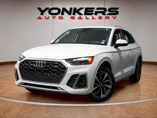 2022 Audi Q5 45 S line Premium Plus