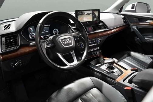 2022 Audi Q5 45 S line Premium Plus